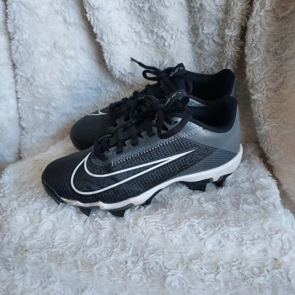 Nike Vapor Edge Shark 2 Youth Football Soccer Cleats Size 1.5 Sporty